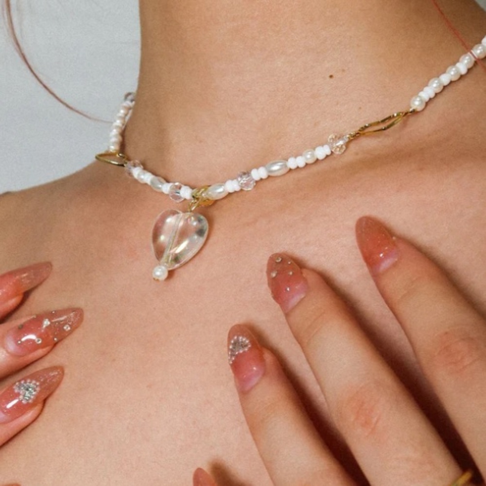 White pearl necklace
